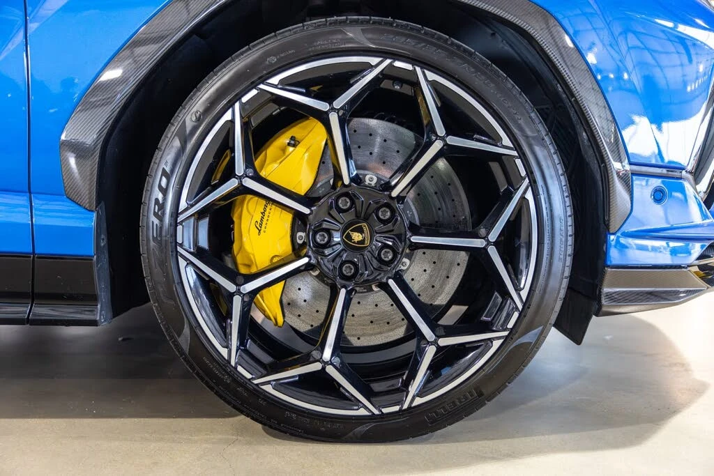 2024 Lamborghini Urus Performante - Image 26 of 31