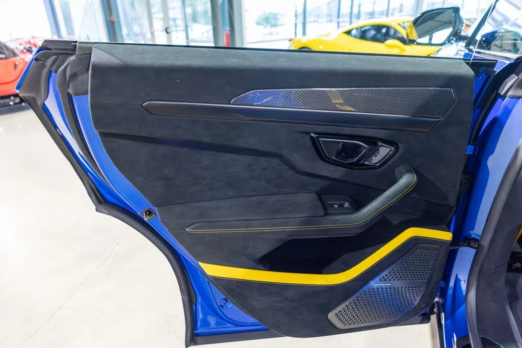 2024 Lamborghini Urus Performante - Image 30 of 31