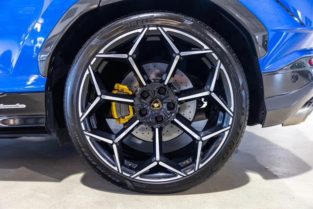 2024 Lamborghini Urus Performante - Image 24 of 31