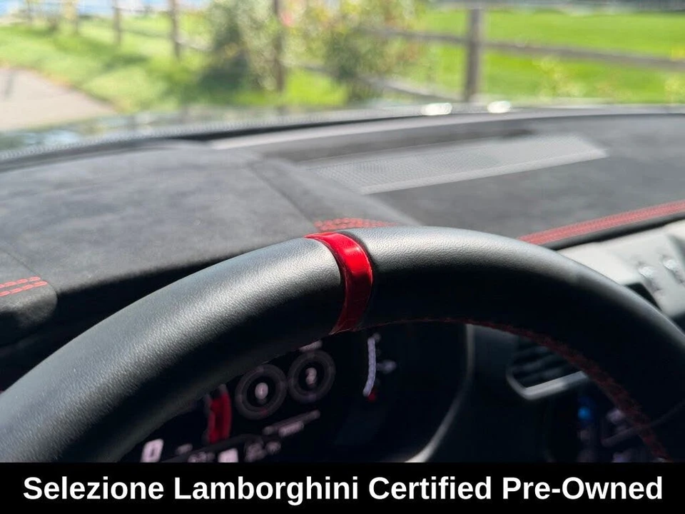 2024 Lamborghini Urus Performante - Image 28 of 31