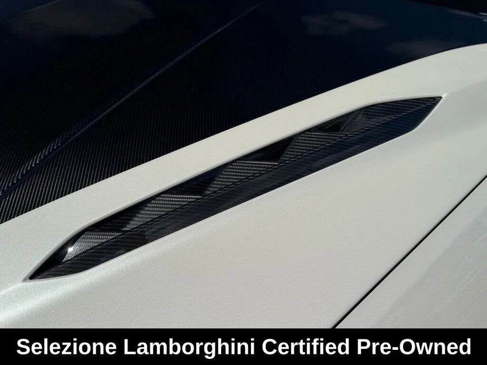 2024 Lamborghini Urus Performante - Image 10 of 31