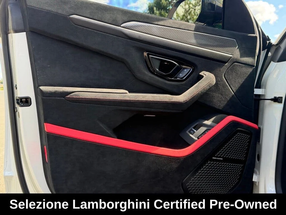 2024 Lamborghini Urus Performante - Image 24 of 31