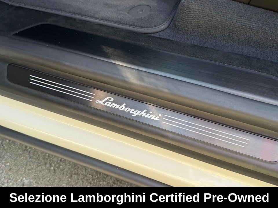 2024 Lamborghini Urus Performante - Image 30 of 31