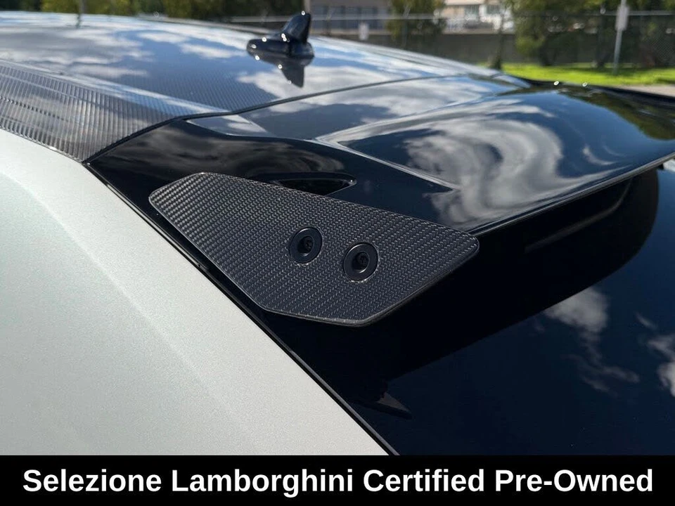 2024 Lamborghini Urus Performante - Image 16 of 31