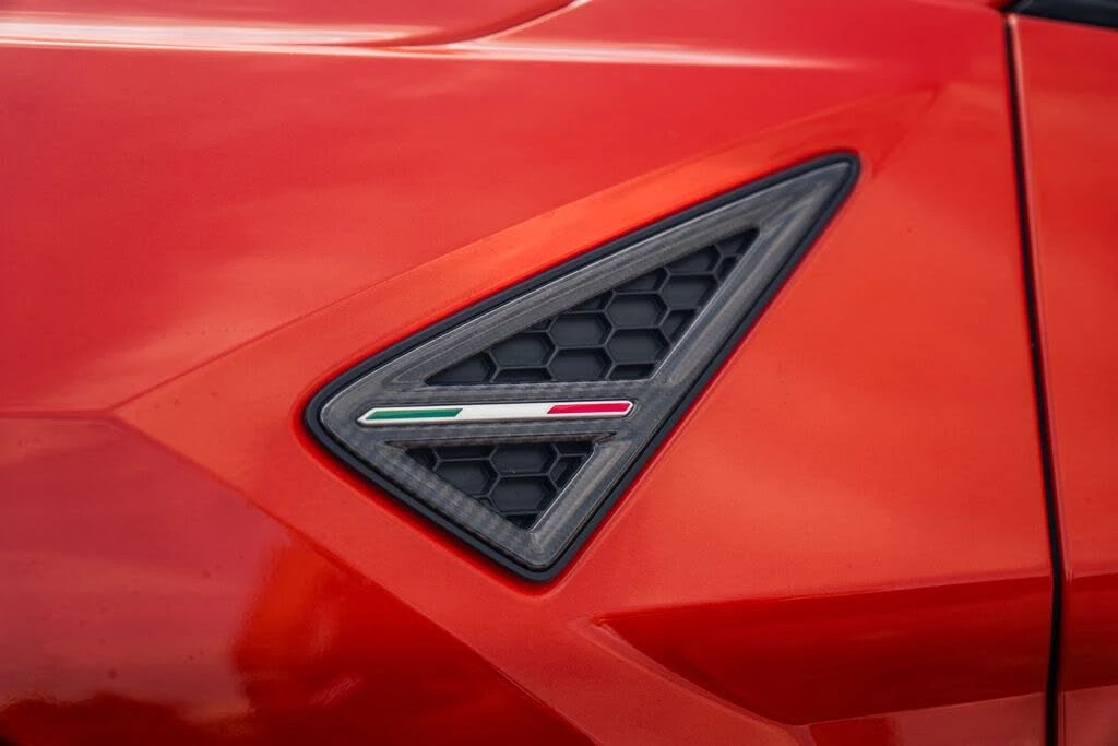 2024 Lamborghini Urus Performante - Image 18 of 31