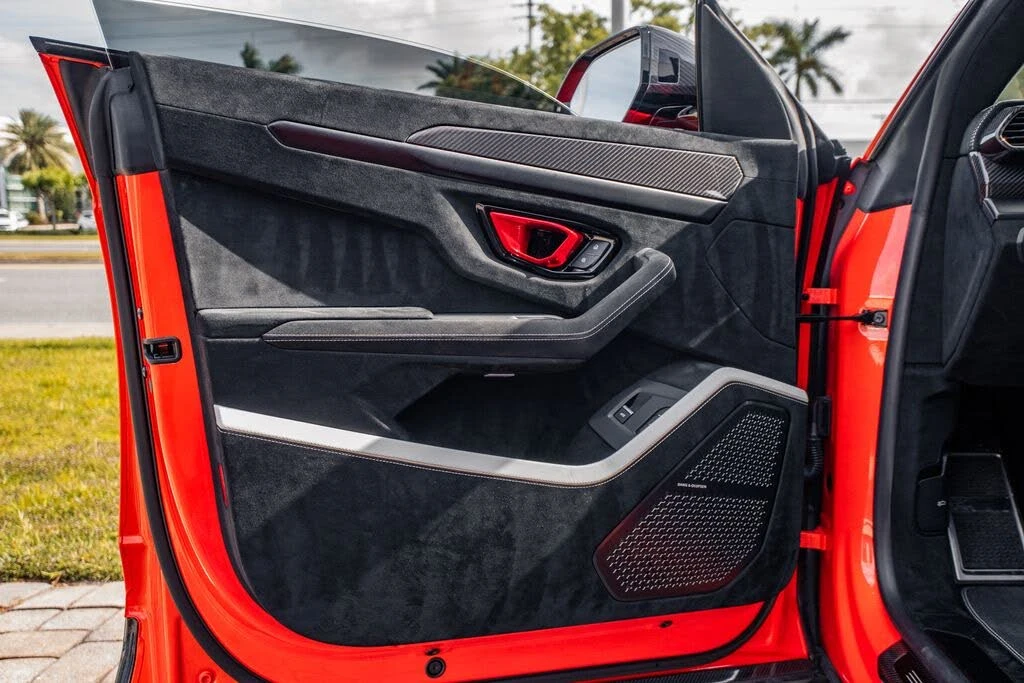 2024 Lamborghini Urus Performante - Image 23 of 31