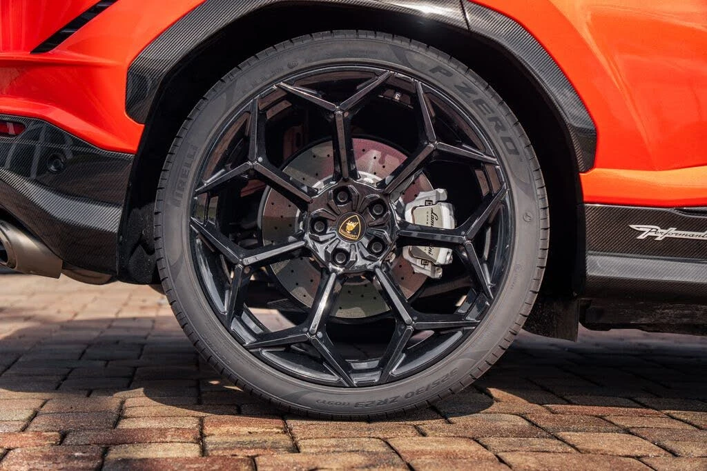 2024 Lamborghini Urus Performante - Image 13 of 31