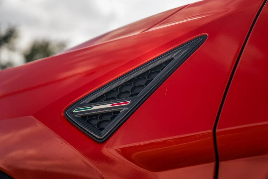 2024 Lamborghini Urus Performante - Image 19 of 31