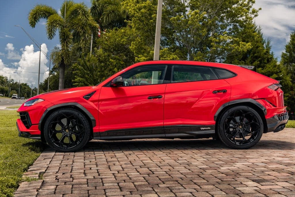 2024 Lamborghini Urus Performante - Image 2 of 31
