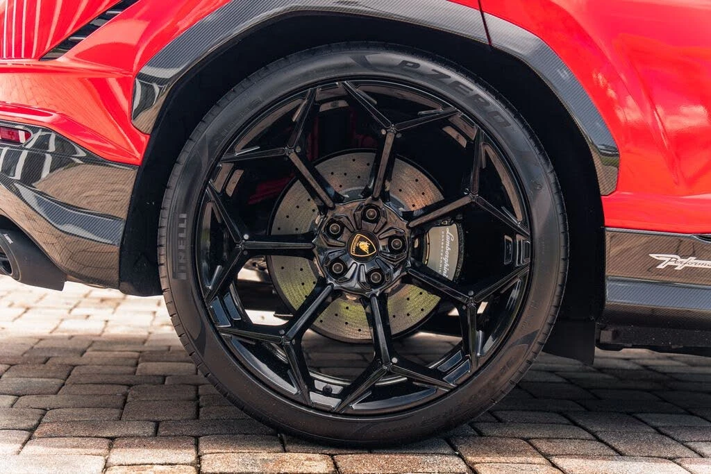2024 Lamborghini Urus Performante - Image 13 of 31