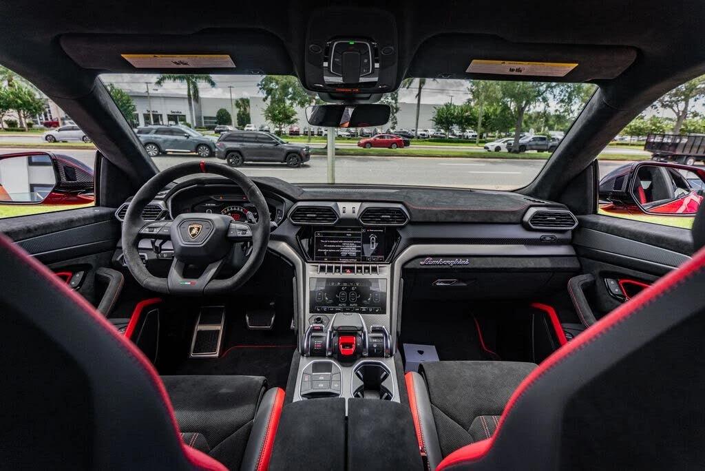 2024 Lamborghini Urus Performante - Image 28 of 31