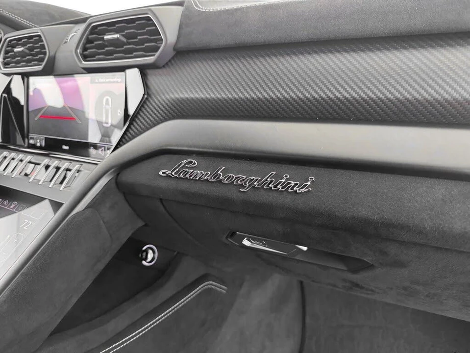 2024 Lamborghini Urus Performante - Image 28 of 31