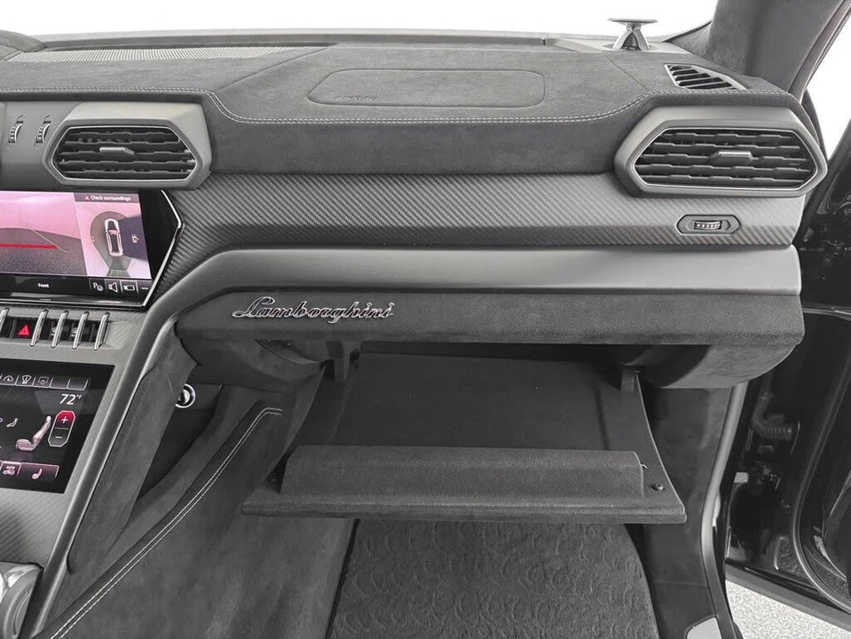 2024 Lamborghini Urus Performante - Image 29 of 31