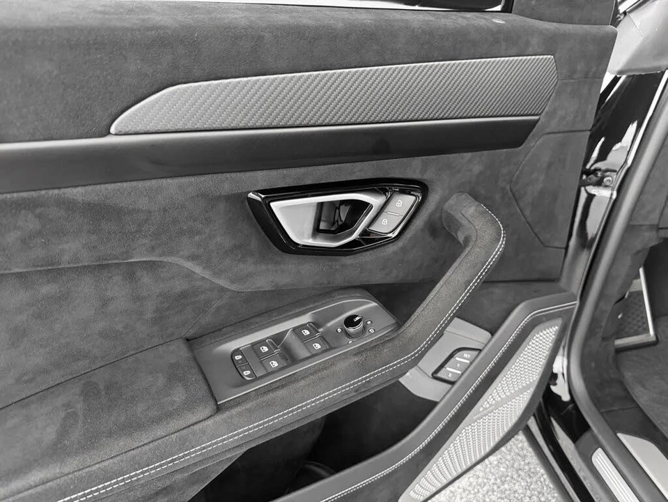 2024 Lamborghini Urus Performante - Image 11 of 31