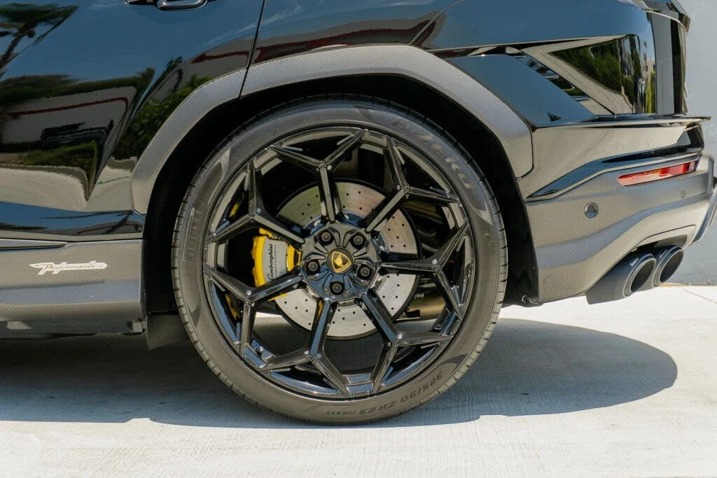 2024 Lamborghini Urus Performante - Image 23 of 31