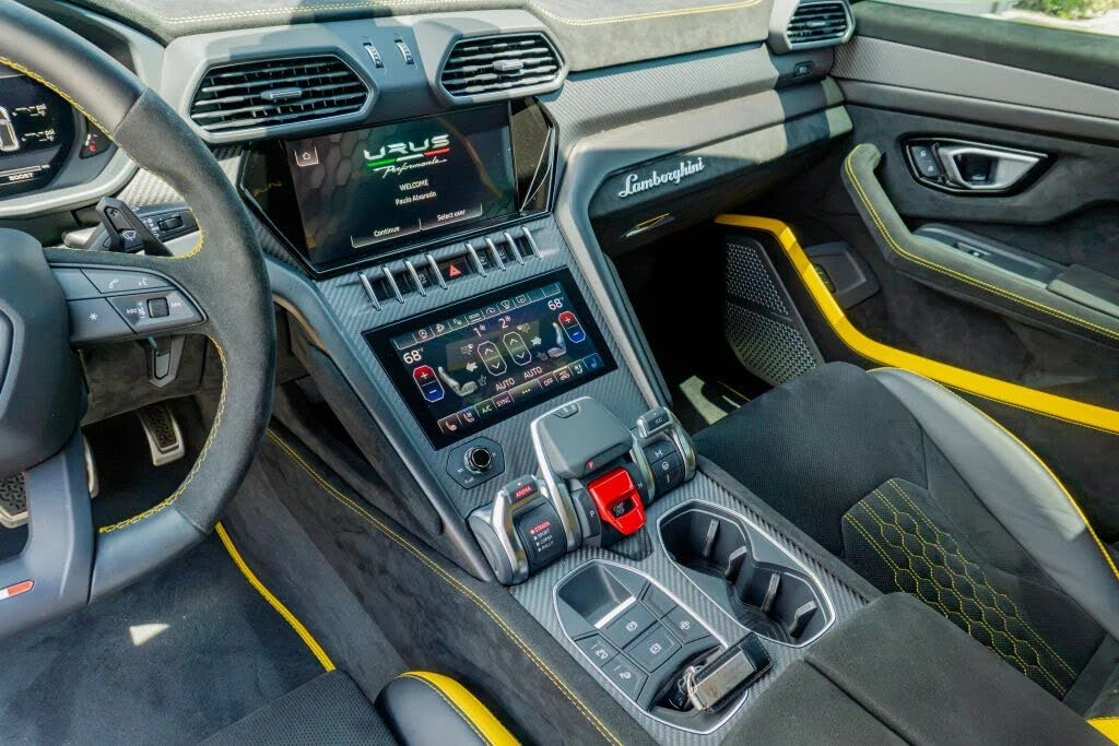 2024 Lamborghini Urus Performante - Image 18 of 31