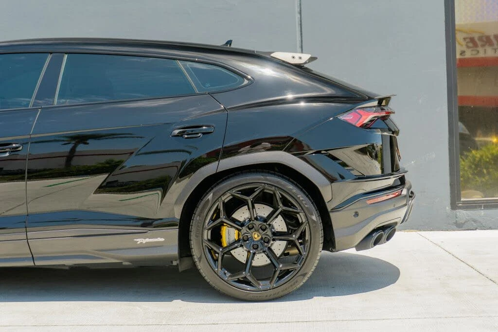 2024 Lamborghini Urus Performante - Image 22 of 31
