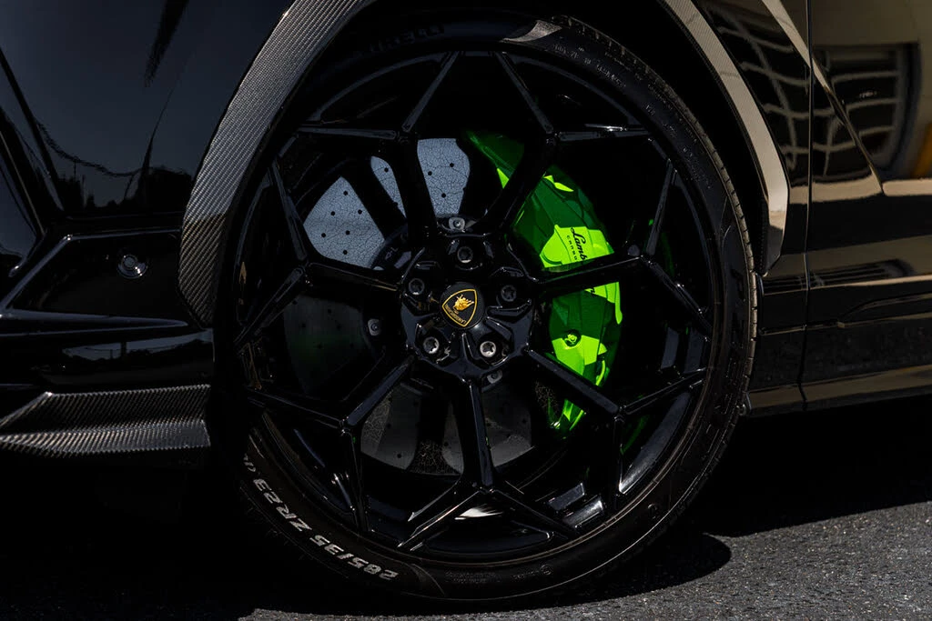 2024 Lamborghini Urus Performante - Image 2 of 31