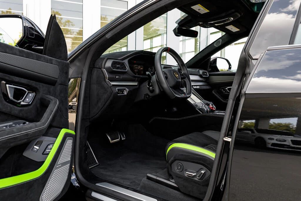 2024 Lamborghini Urus Performante - Image 30 of 31