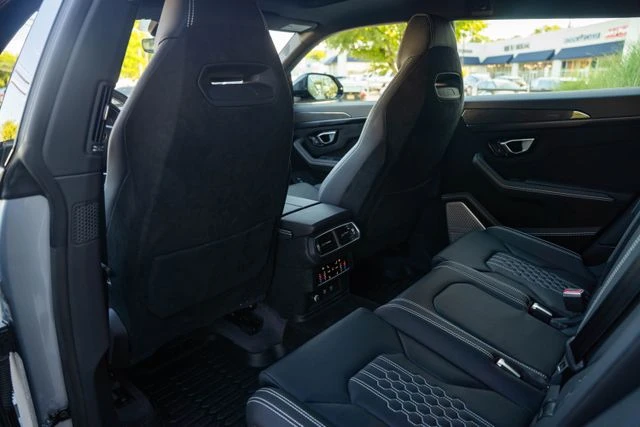 2024 Lamborghini Urus Performante - Image 25 of 31