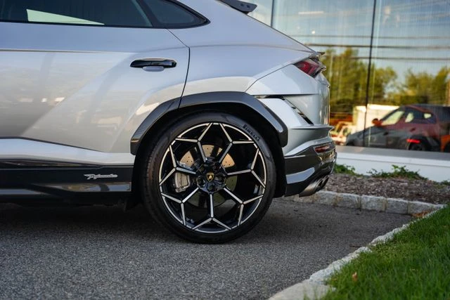 2024 Lamborghini Urus Performante - Image 8 of 31