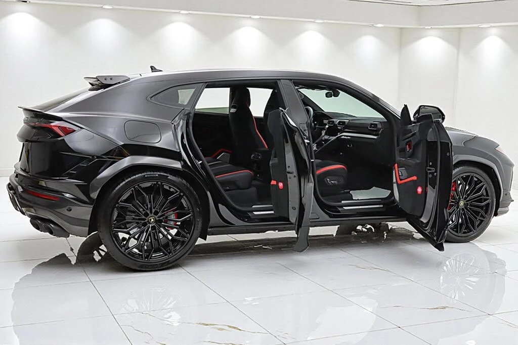 2024 Lamborghini Urus Performante - Image 16 of 31