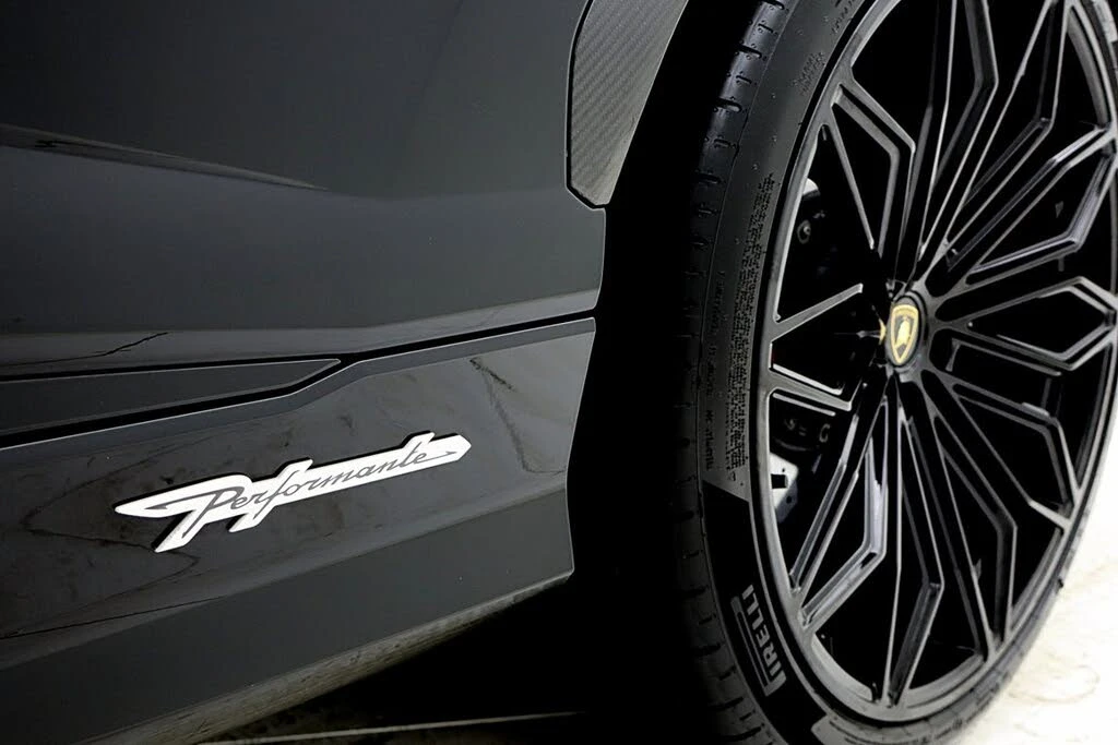 2024 Lamborghini Urus Performante - Image 18 of 31
