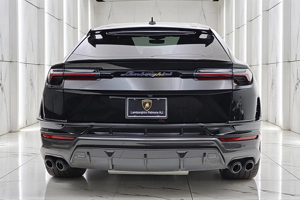 2024 Lamborghini Urus Performante - Image 9 of 31