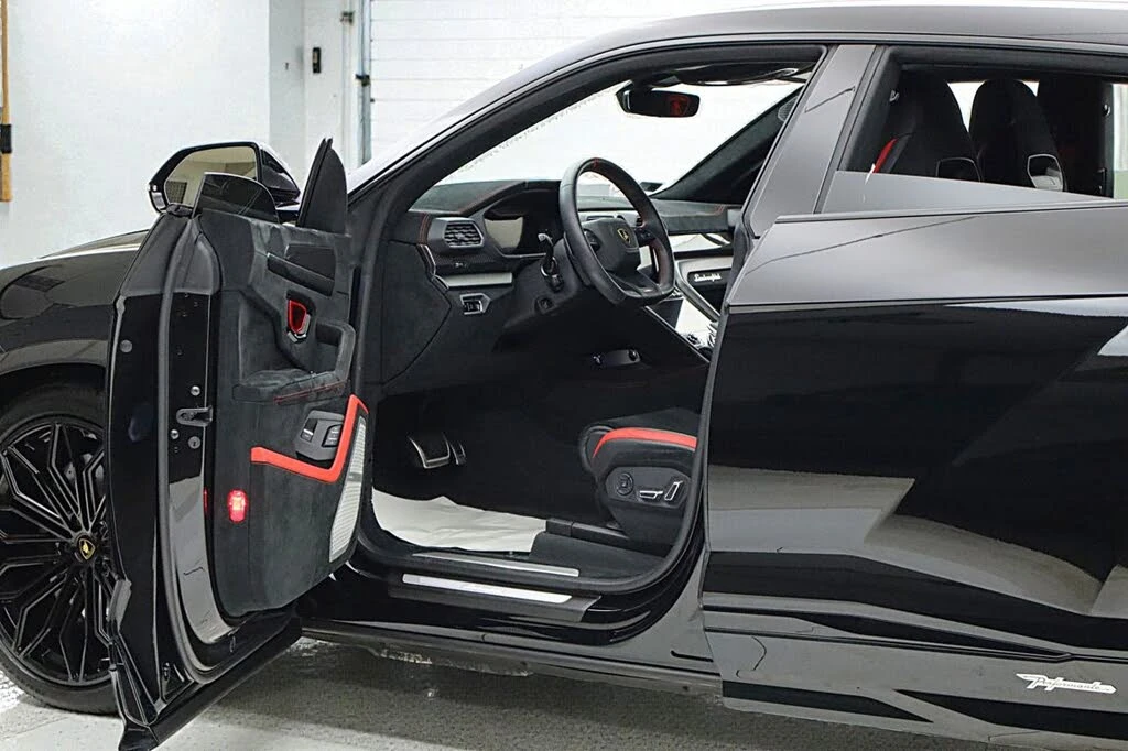 2024 Lamborghini Urus Performante - Image 7 of 31