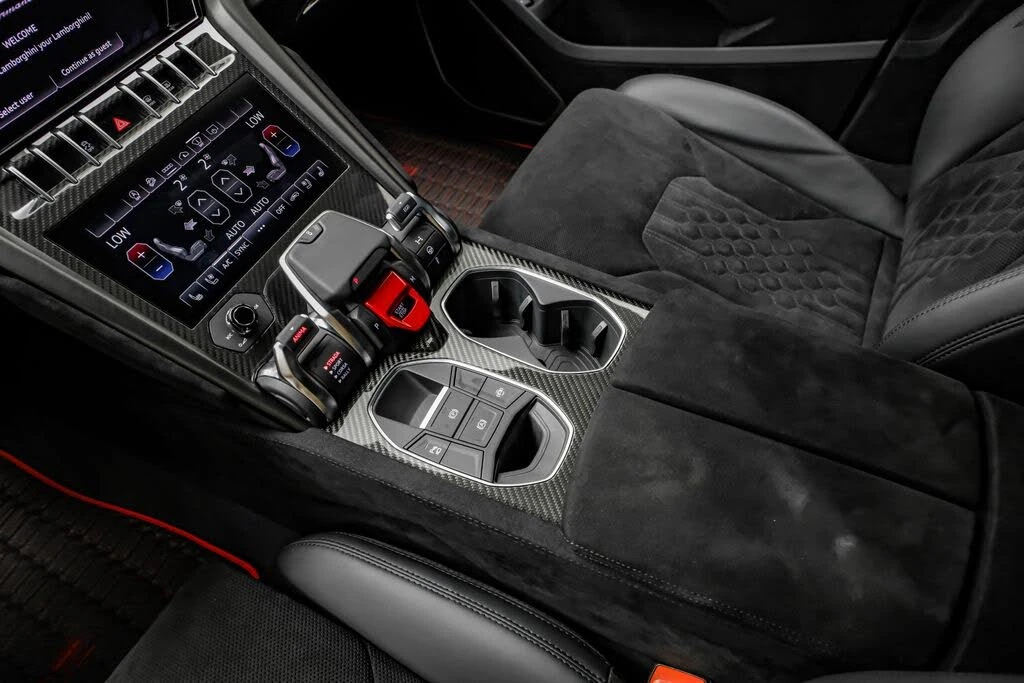 2024 Lamborghini Urus Performante - Image 25 of 31