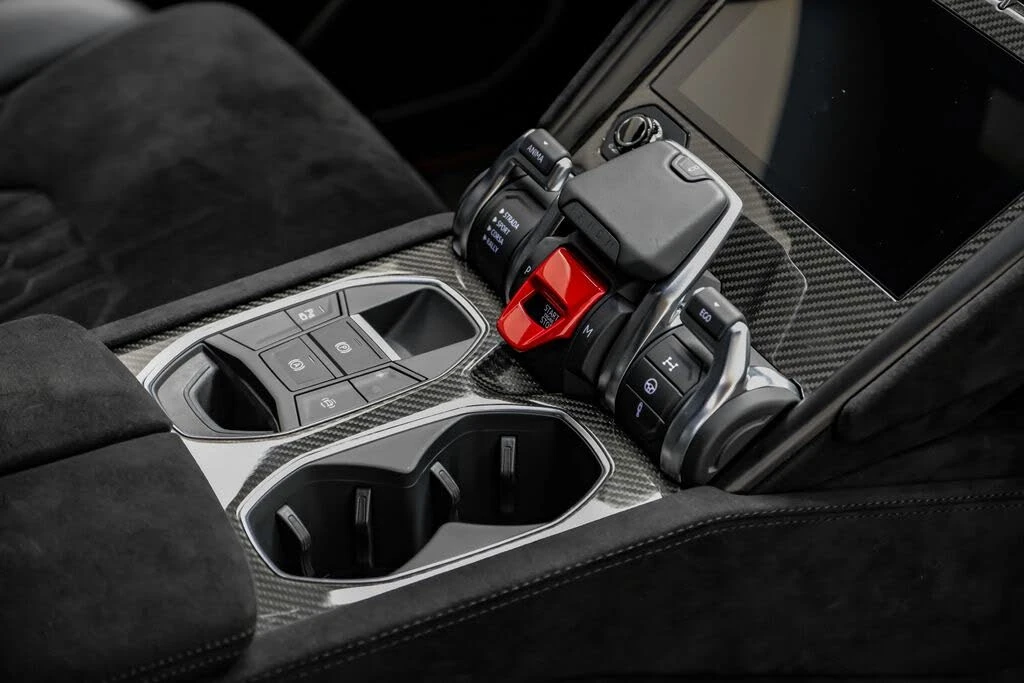 2024 Lamborghini Urus Performante - Image 24 of 31