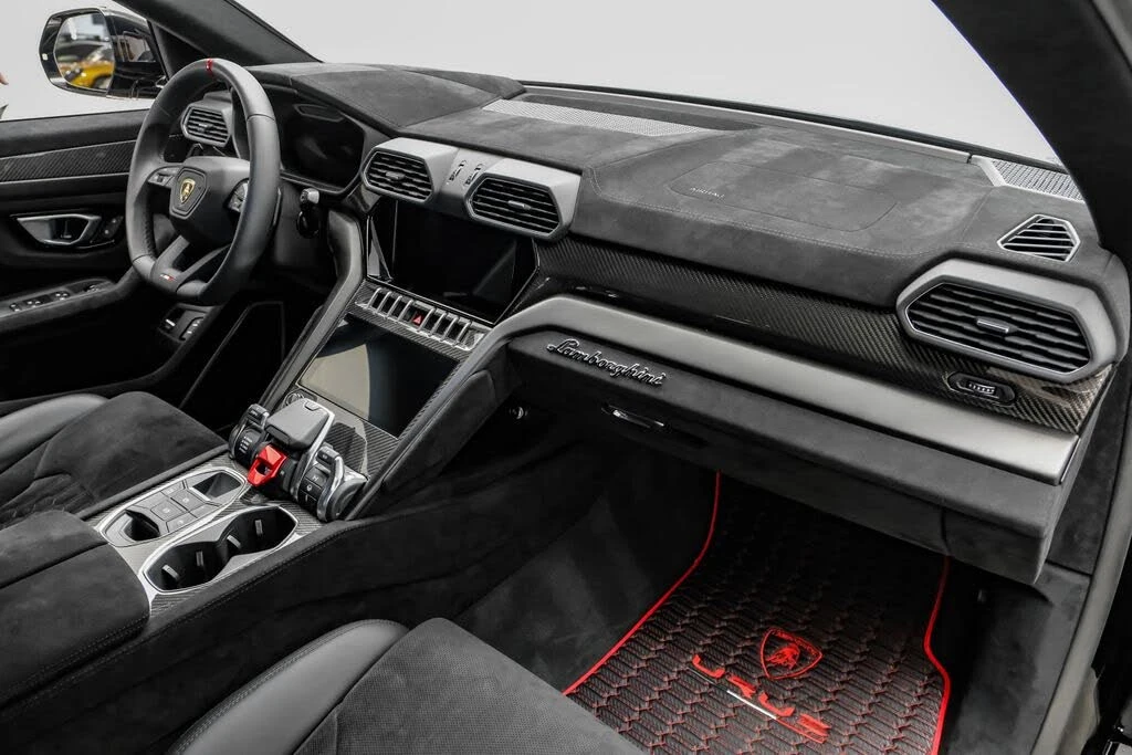 2024 Lamborghini Urus Performante - Image 13 of 31