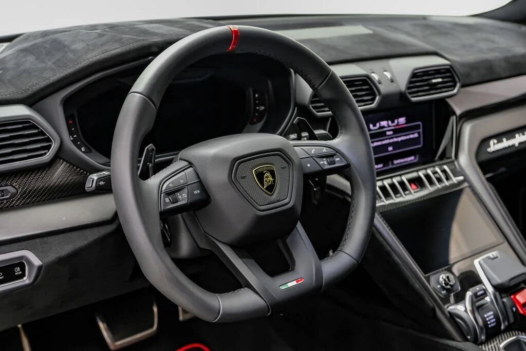 2024 Lamborghini Urus Performante - Image 16 of 31