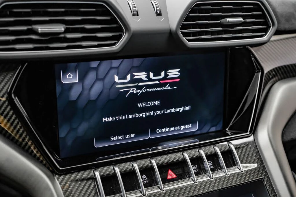 2024 Lamborghini Urus Performante - Image 27 of 31