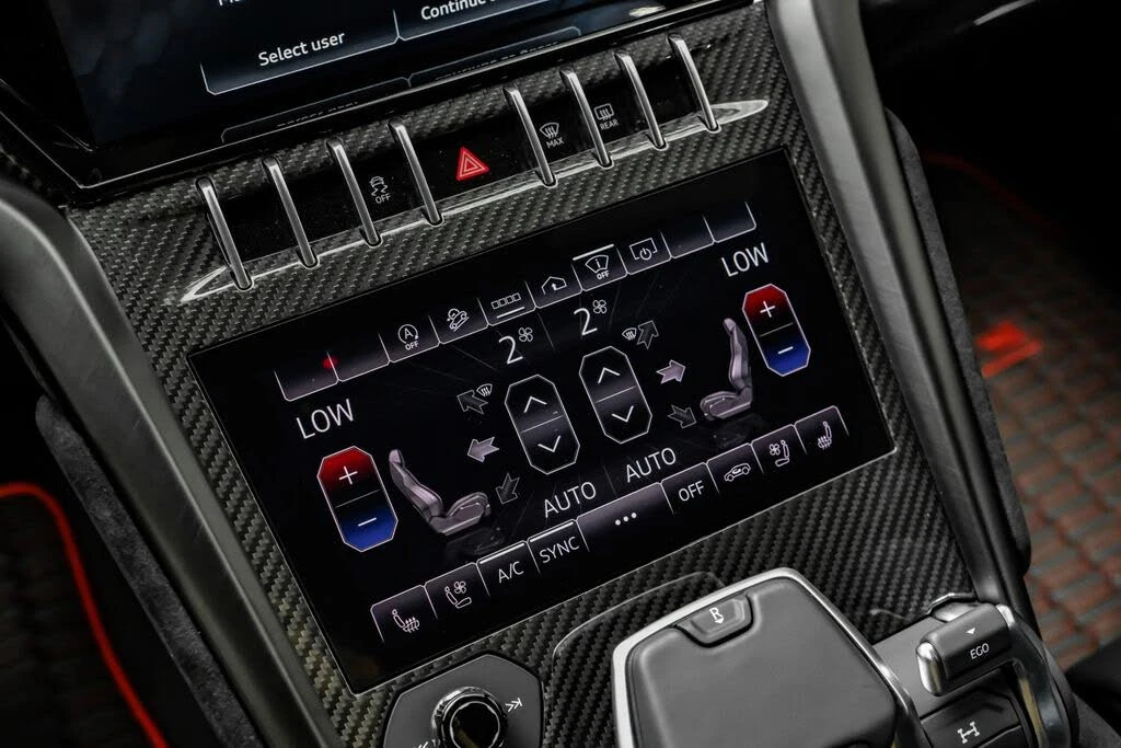 2024 Lamborghini Urus Performante - Image 26 of 31