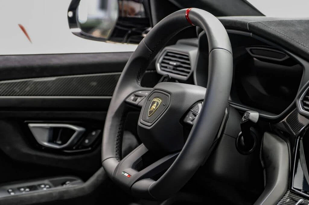 2024 Lamborghini Urus Performante - Image 15 of 31