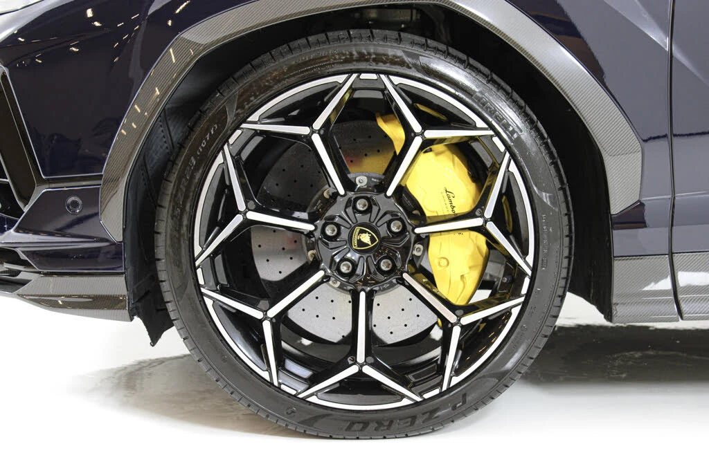 2024 Lamborghini Urus Performante - Image 17 of 31