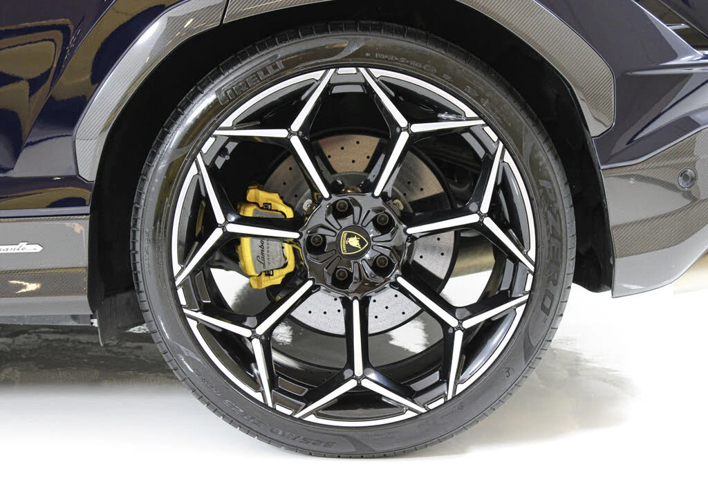 2024 Lamborghini Urus Performante - Image 18 of 31