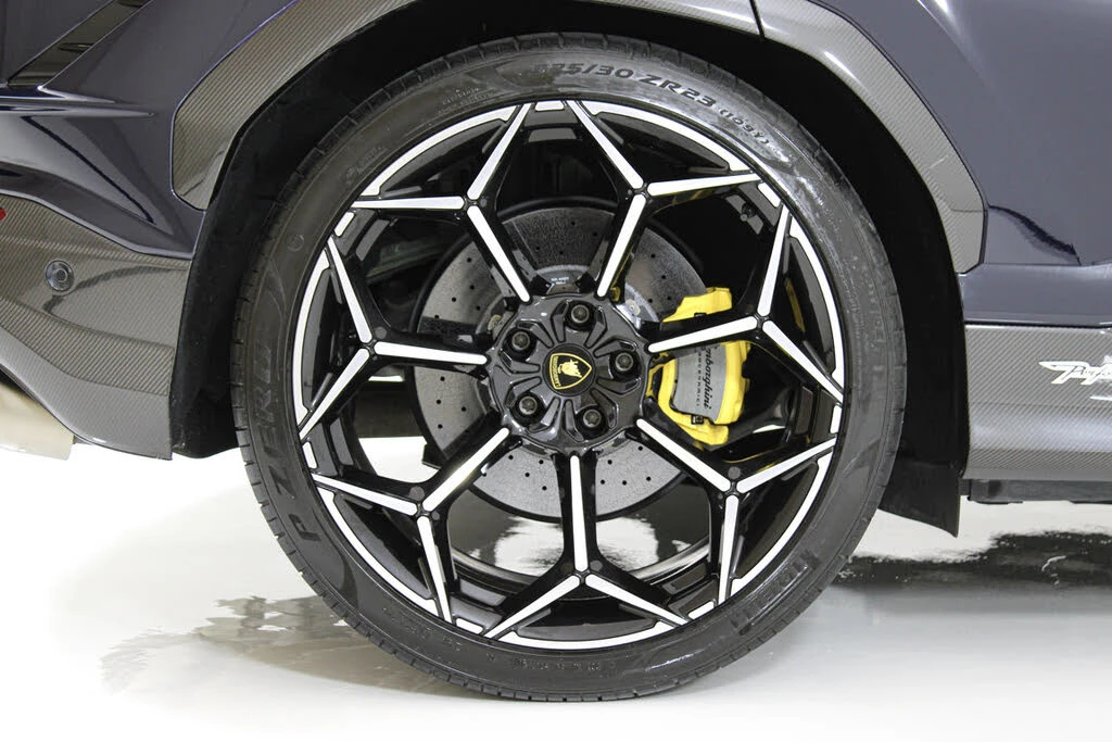 2024 Lamborghini Urus Performante - Image 19 of 31