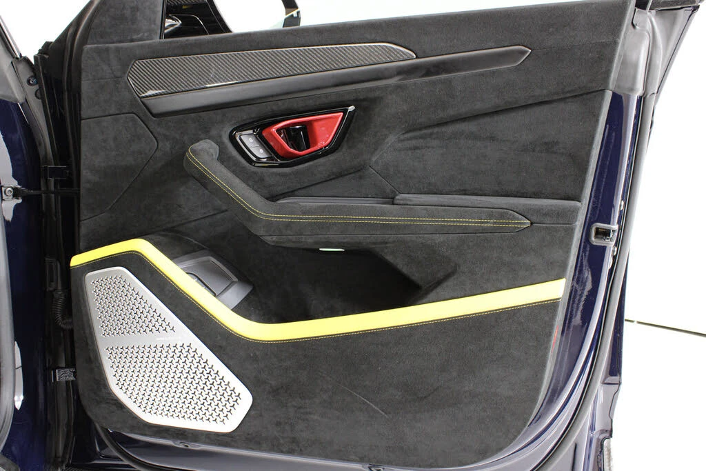 2024 Lamborghini Urus Performante - Image 25 of 31