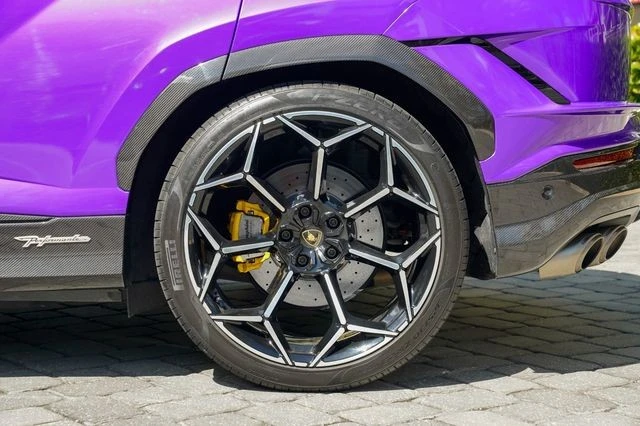 2024 Lamborghini Urus Performante - Image 16 of 21