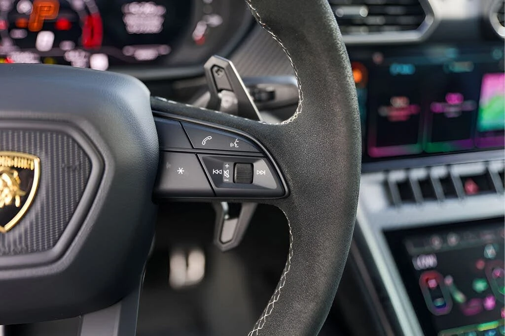 2024 Lamborghini Urus Performante - Image 18 of 31