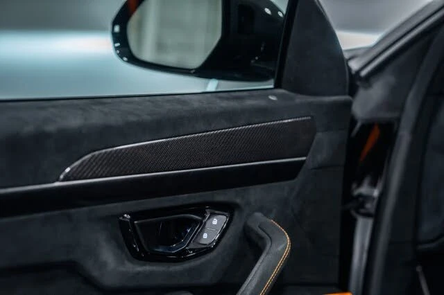 2024 Lamborghini Urus Performante - Image 18 of 31