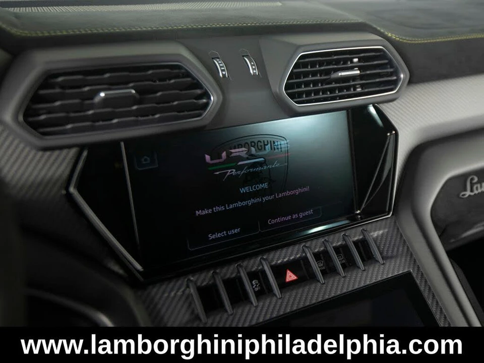 2024 Lamborghini Urus Performante - Image 19 of 31
