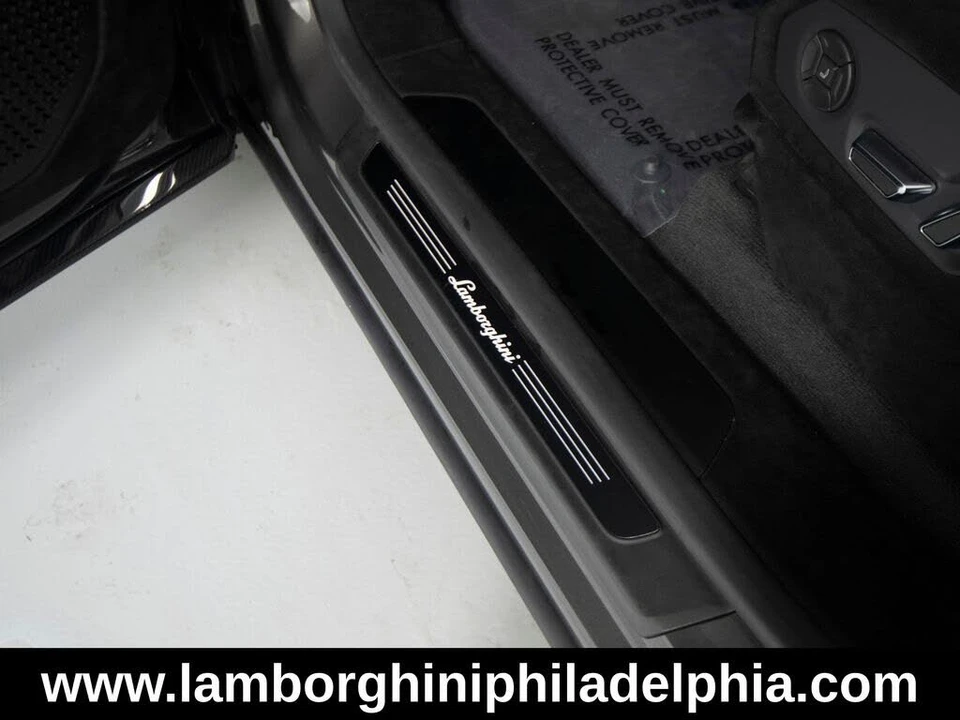 2024 Lamborghini Urus Performante - Image 14 of 31