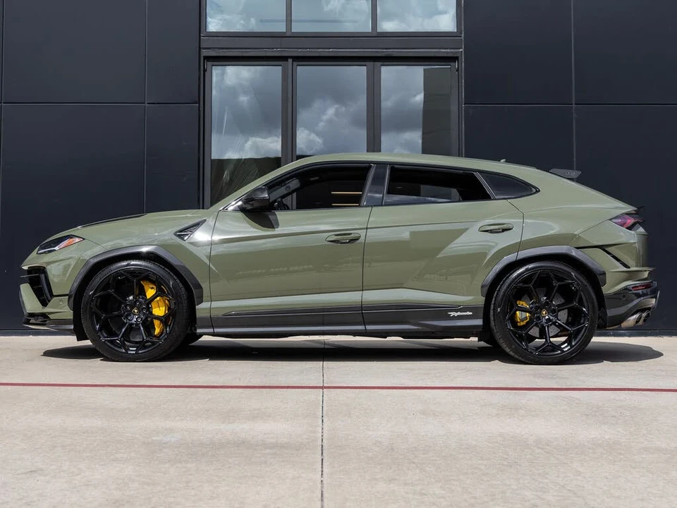 2024 Lamborghini Urus Performante - Image 9 of 31