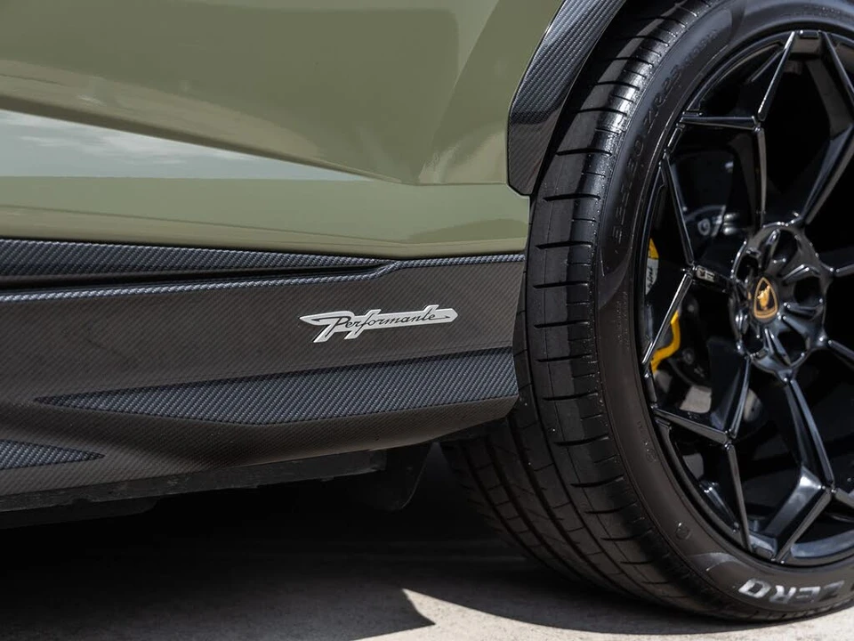 2024 Lamborghini Urus Performante - Image 18 of 31