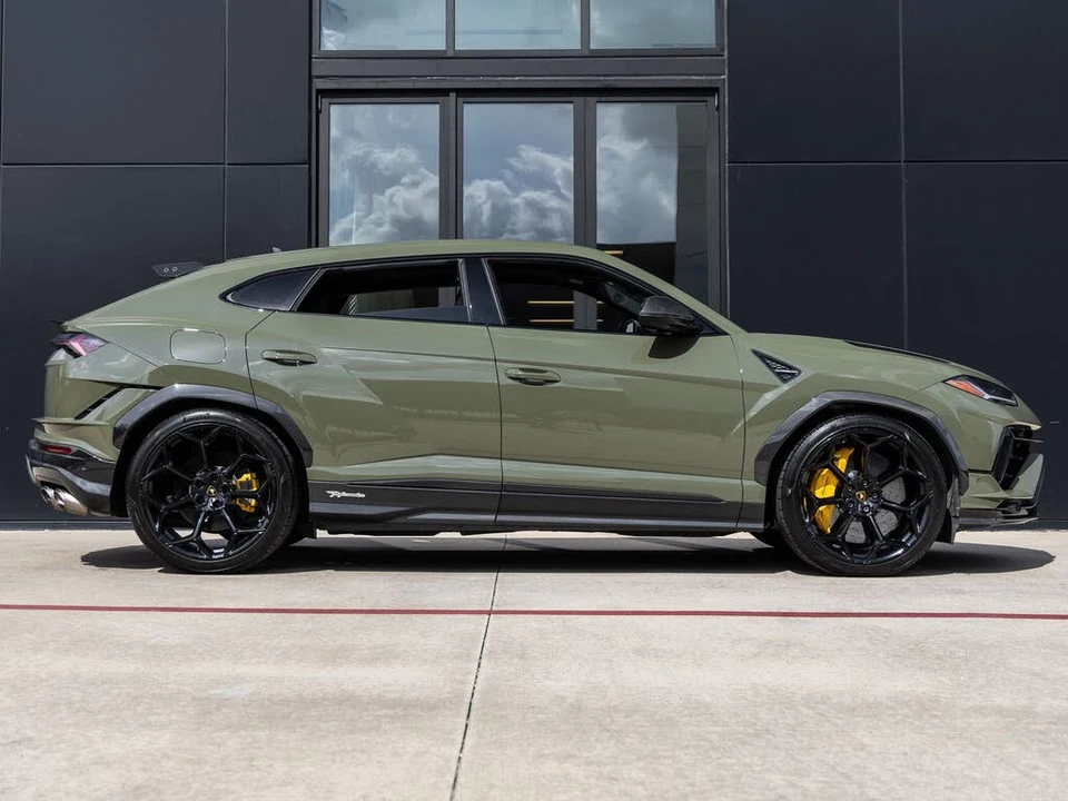 2024 Lamborghini Urus Performante - Image 10 of 31
