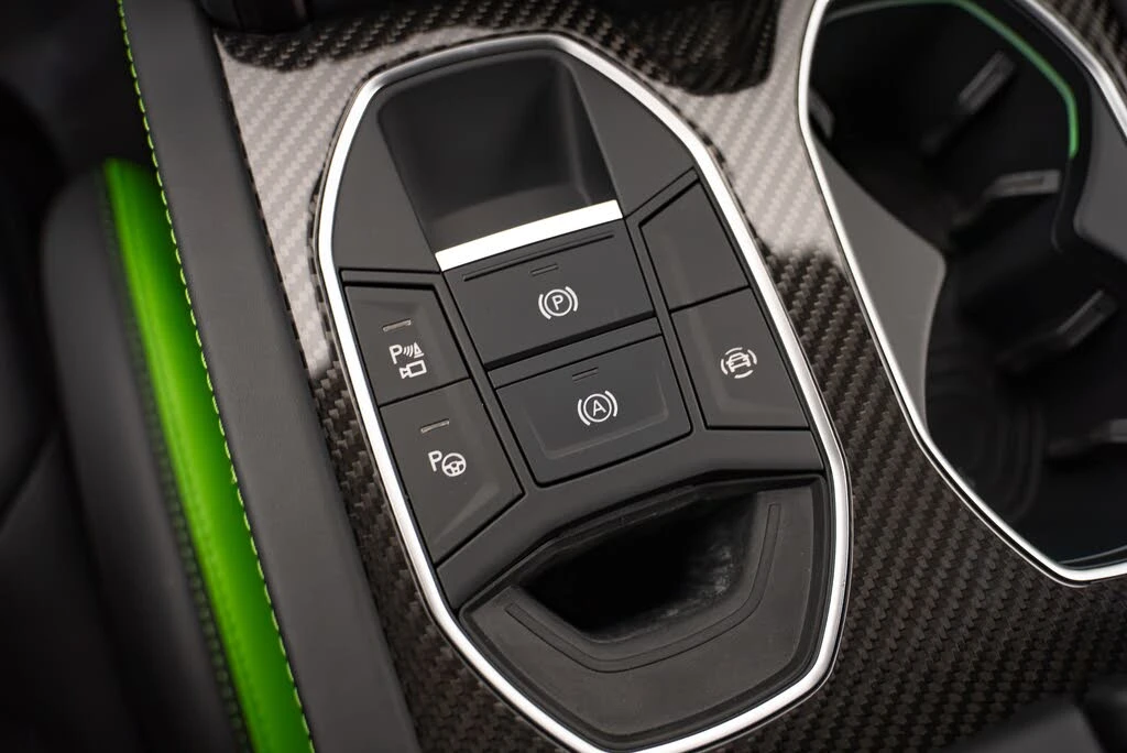 2024 Lamborghini Urus Performante - Image 20 of 26