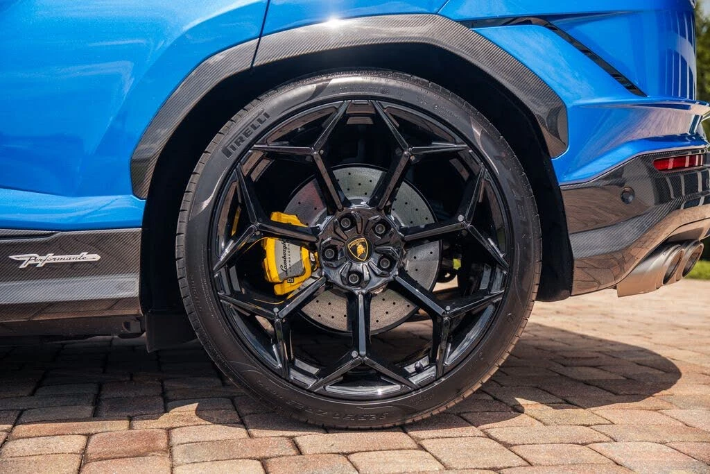 2024 Lamborghini Urus Performante - Image 16 of 31